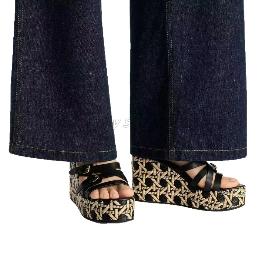 Fashionable Wedge Slipper