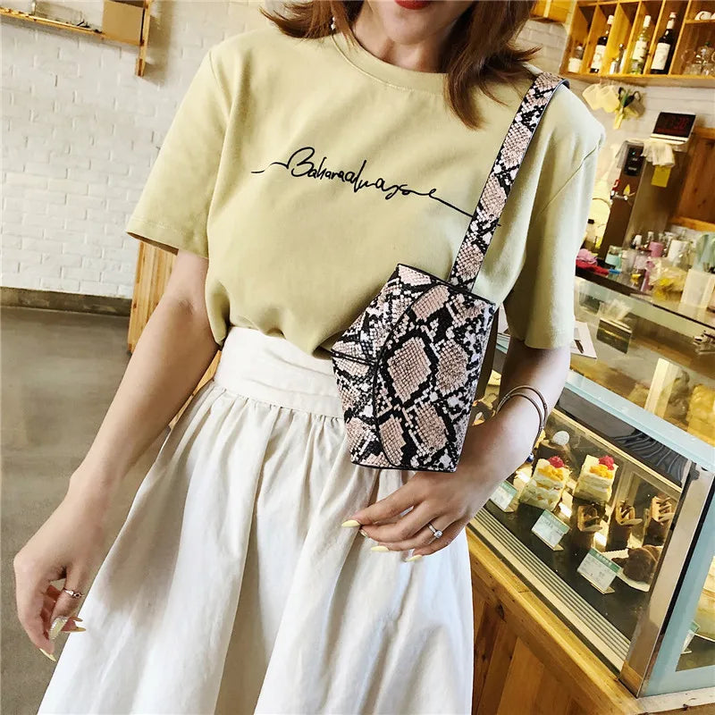 Women's Snake Waist Bag Heart Shaped Belt Bags Brand Designer Fanny Pack PU Leather Crossbody Chest Bag Fashion Small Hip Purse