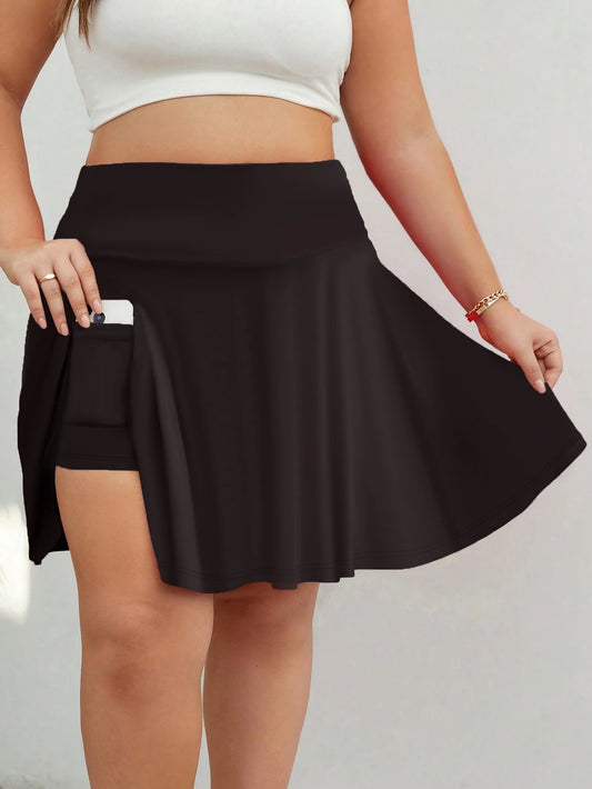 The new plus-size women's clothing is casual and comfortable, featuring two short skirts