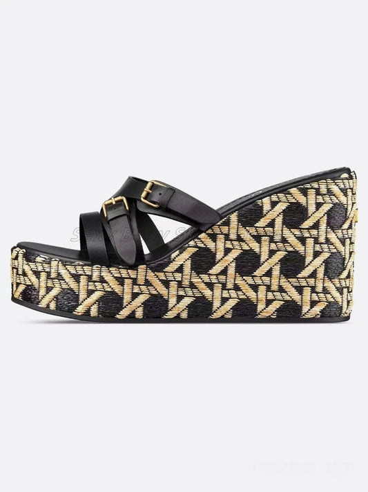 Fashionable Wedge Slipper